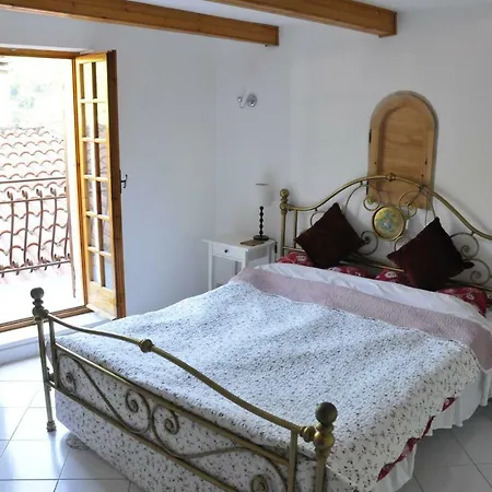 Charming With Sunny Outside Space And Amazing Views Pigna